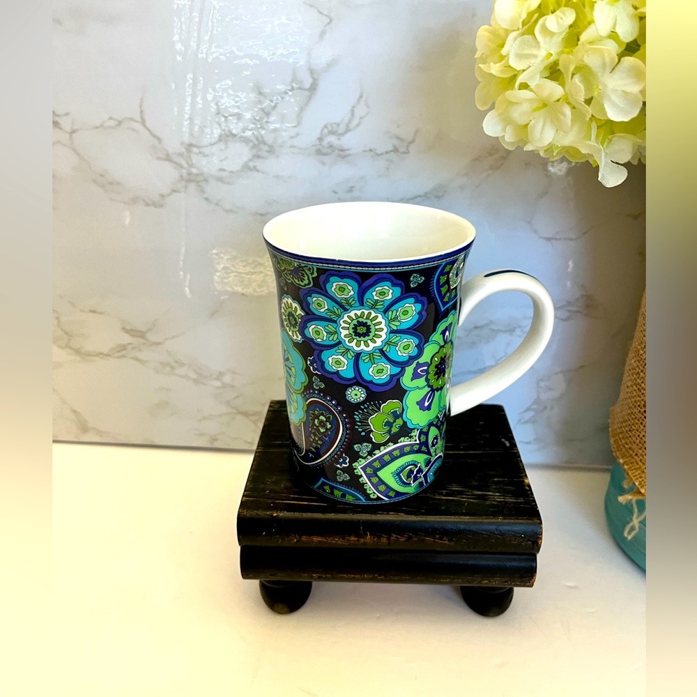 Pre owned Retired Vera Bradley Coffee Mug Barnes & Noble Blue Rhapsody
